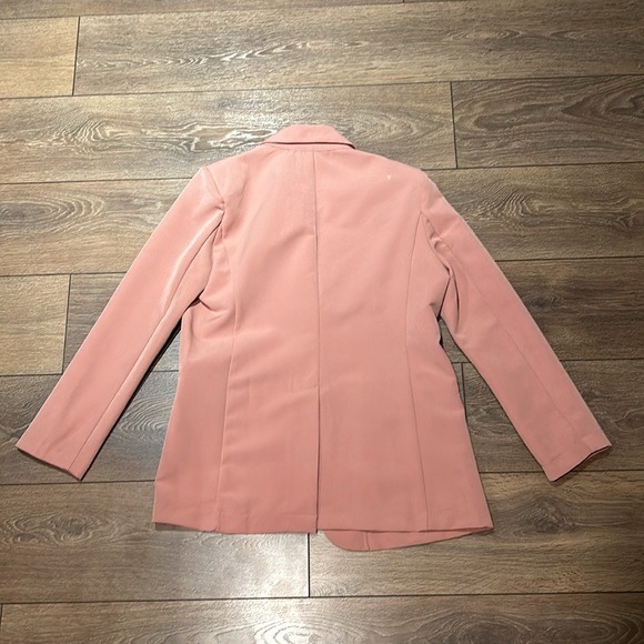 Women's Relaxed Fit Blazer in Blush Pink│Size Medium - Picture 13 of 14